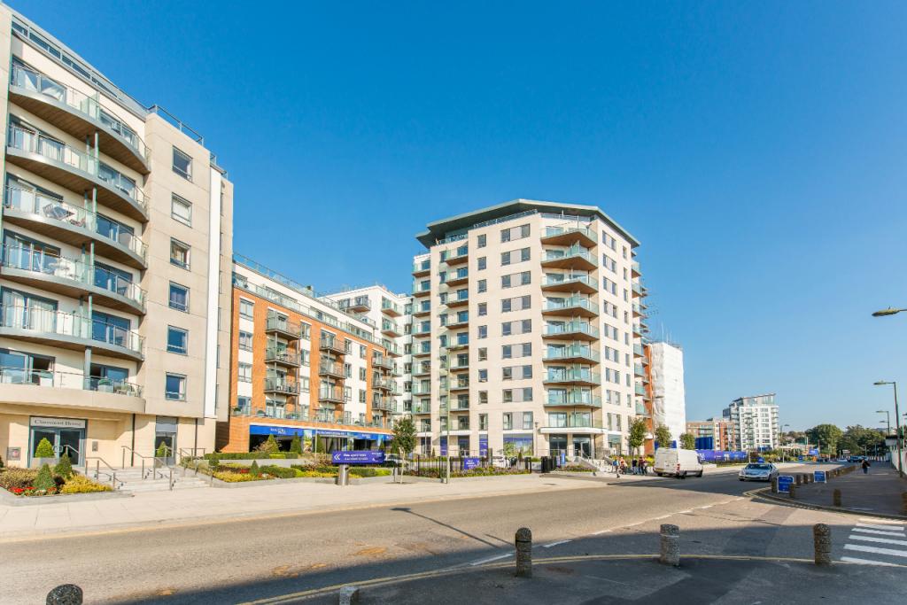 Modern One-Bedroom Apartment – Beaufort Park, Colindale, London, NW9