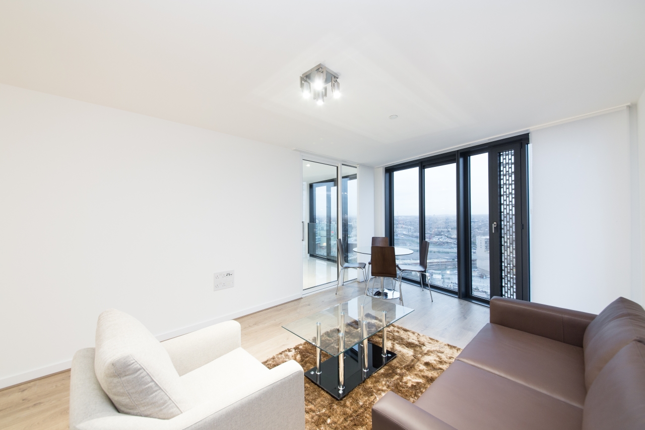 One Bedroom Apartment with Winter Garden – £2,383pcm – Station Street, Stratford, E15