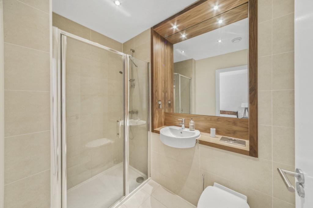 Spacious Two Bedroom,Apartment with Private Balcony – £2,925pcm – Stead Street, Elephant And Castle