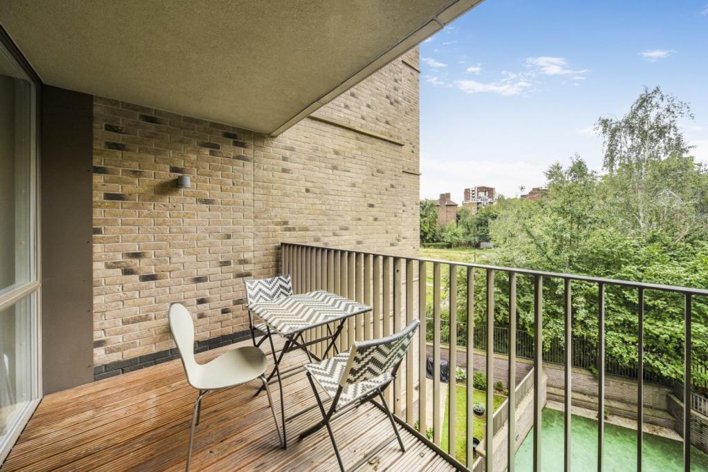 Spacious Two Bedroom,Apartment with Private Balcony – £2,925pcm – Stead Street, Elephant And Castle