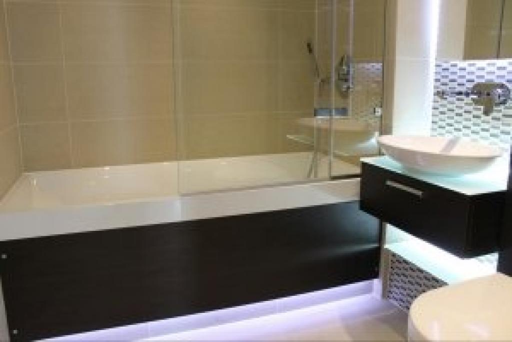 Modern Two-Bedroom Apartment with Private Balcony – Cityscape Development, Aldgate,