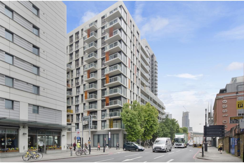 Modern Two-Bedroom Apartment with Private Balcony – Cityscape Development, Aldgate,