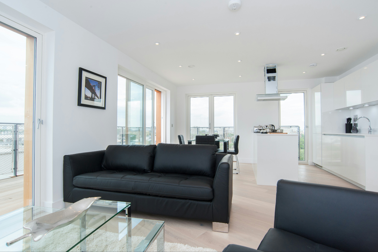 Stunning Two-Bedroom Apartment with Generous Balcony – Banyan Wharf, Islington, London, N1
