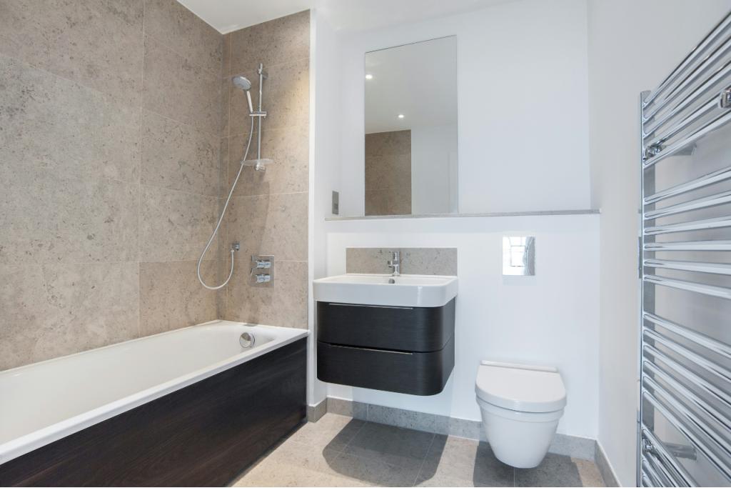Stunning Two-Bedroom Apartment with Generous Balcony – Banyan Wharf, Islington, London, N1