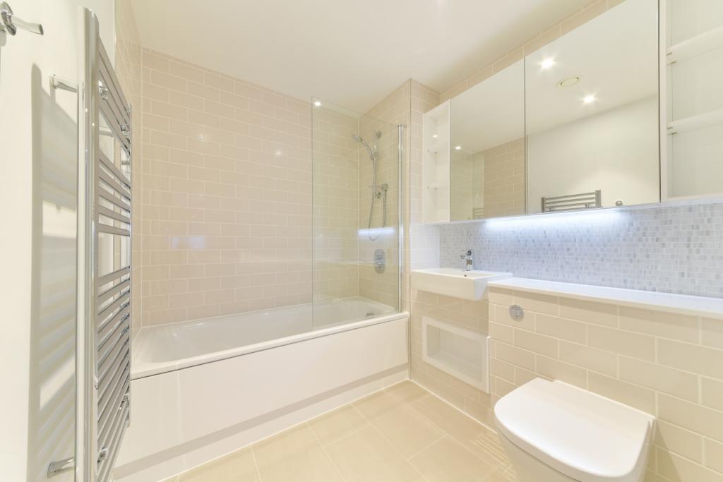 Spacious Two-Bedroom Apartment with Private Balcony – Stock House, Elephant Park, London SE17