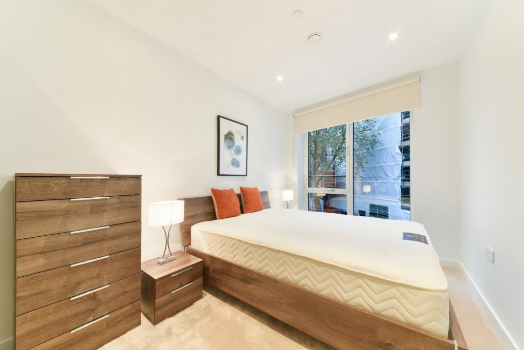 Modern One-Bedroom Apartment with Balcony – Sayer Street, Elephant & Castle, London SE17