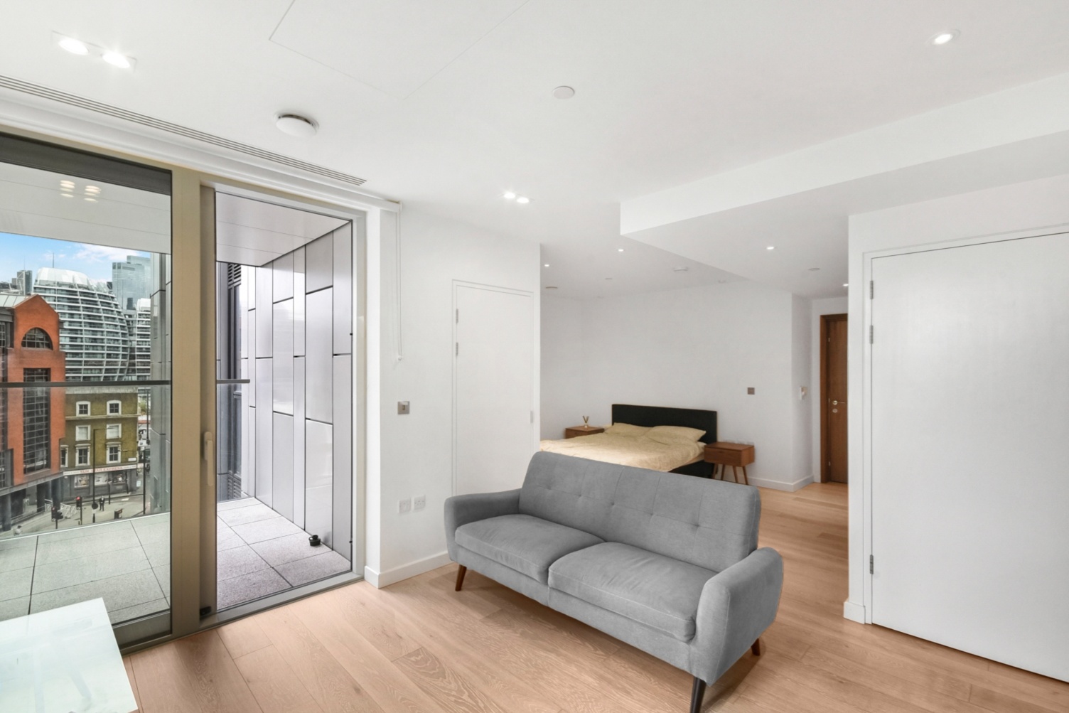 Luxury Studio Apartment with Private Balcony – City Road, Hoxton, London EC1V