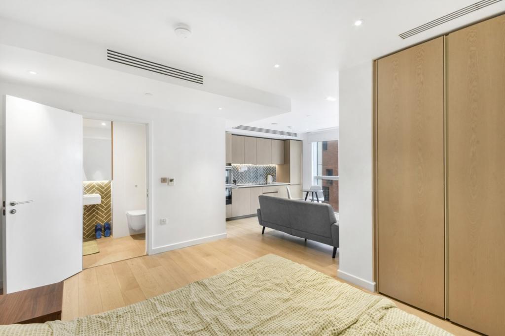 Luxury Studio Apartment with Private Balcony – City Road, Hoxton, London EC1V