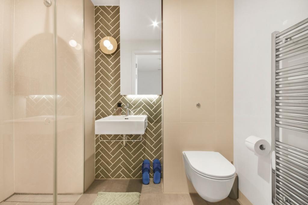 Luxury Studio Apartment with Private Balcony – City Road, Hoxton, London EC1V