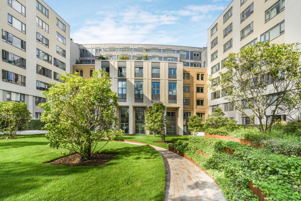 One Bedroom Apartment – Park Crescent, Marylebone, W1B – £3,076pcm