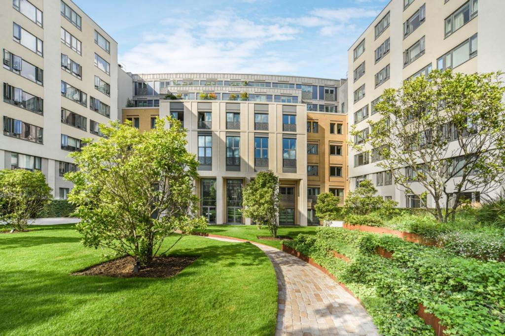 One Bedroom Apartment – Park Crescent, Marylebone, W1B – £3,076pcm