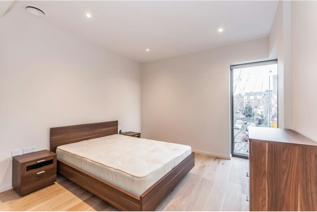 One Bedroom Apartment – York Way, King's Cross, N1C – £2,816pcm