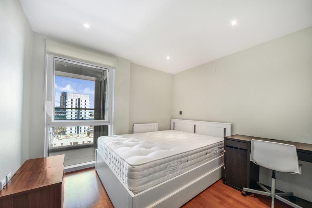 Luxury One-Bedroom Apartment – City Views – £2,600pcm – Whitechapel High Street, Aldgate, London, E1