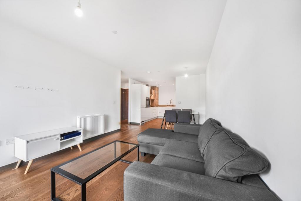 Luxury One Bedroom Apartment – 561 sq ft – Private Balcony  – £1,625pcm