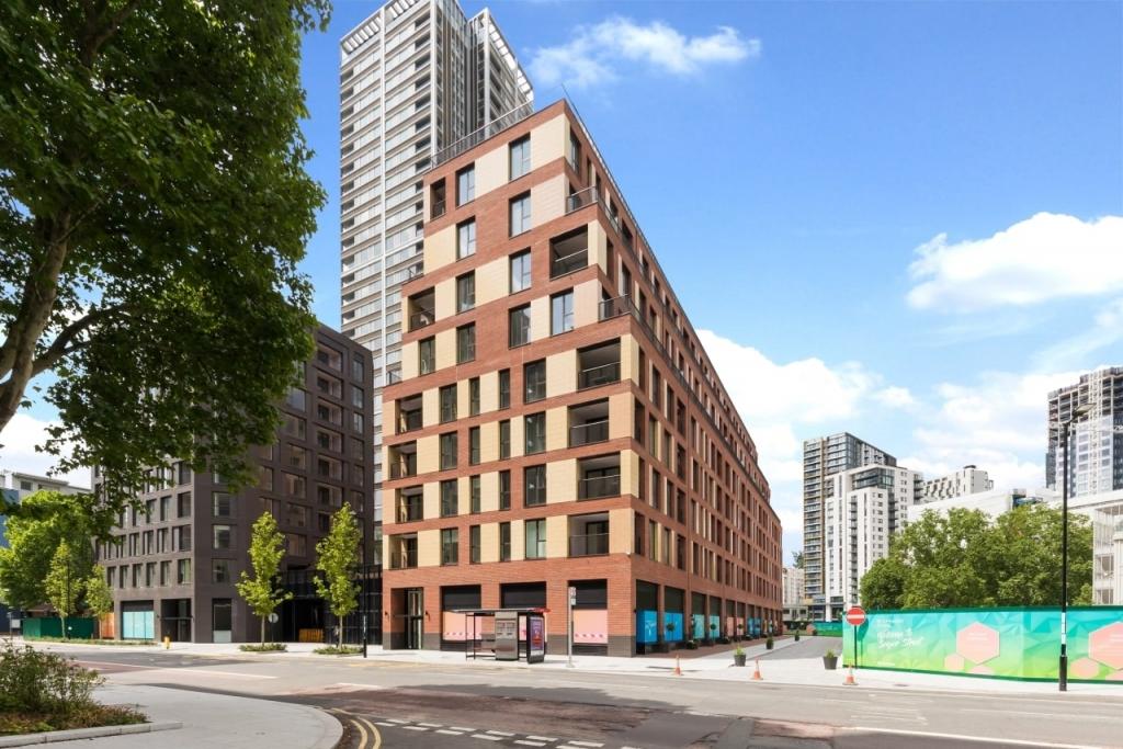 Luxury One Bedroom Apartment – 561 sq ft – Private Balcony  – £1,625pcm
