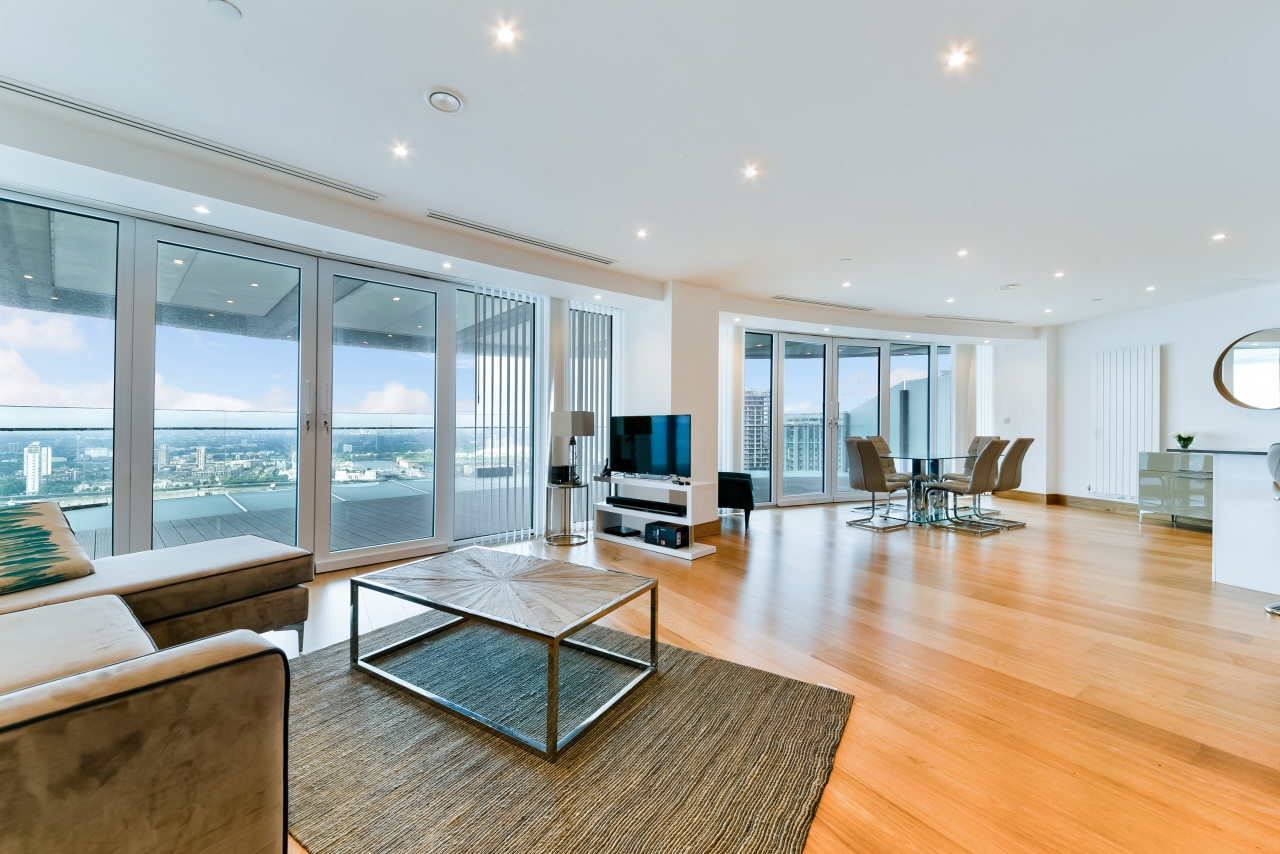 Luxury Three-Bedroom Apartment with Large Private Terrace in Canary Wharf – £4,983pcm