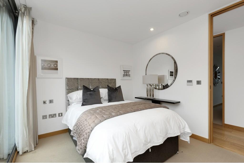 Three Bedroom Apartment – Sackville Street, Mayfair W1 – £1,825 pw