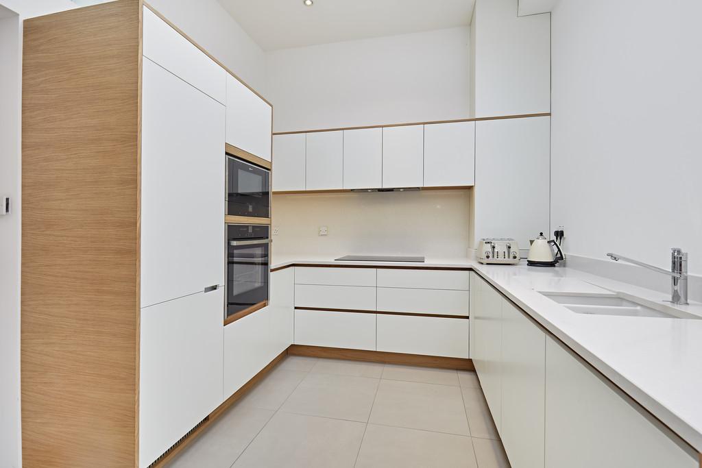 Three Bedroom Penthouse – North Mews, Bloomsbury WC1 – £1,700 pw