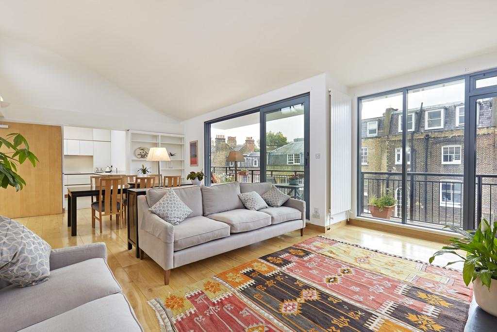 Three Bedroom Penthouse – North Mews, Bloomsbury WC1 – £1,700 pw