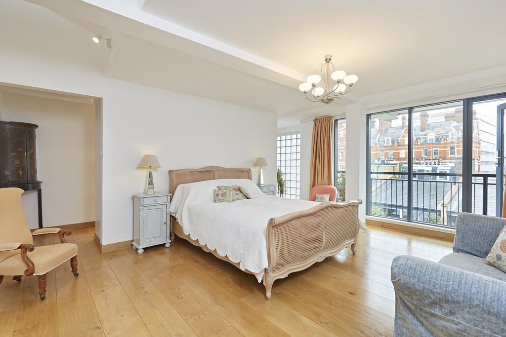 Three Bedroom Penthouse – North Mews, Bloomsbury WC1 – £1,700 pw