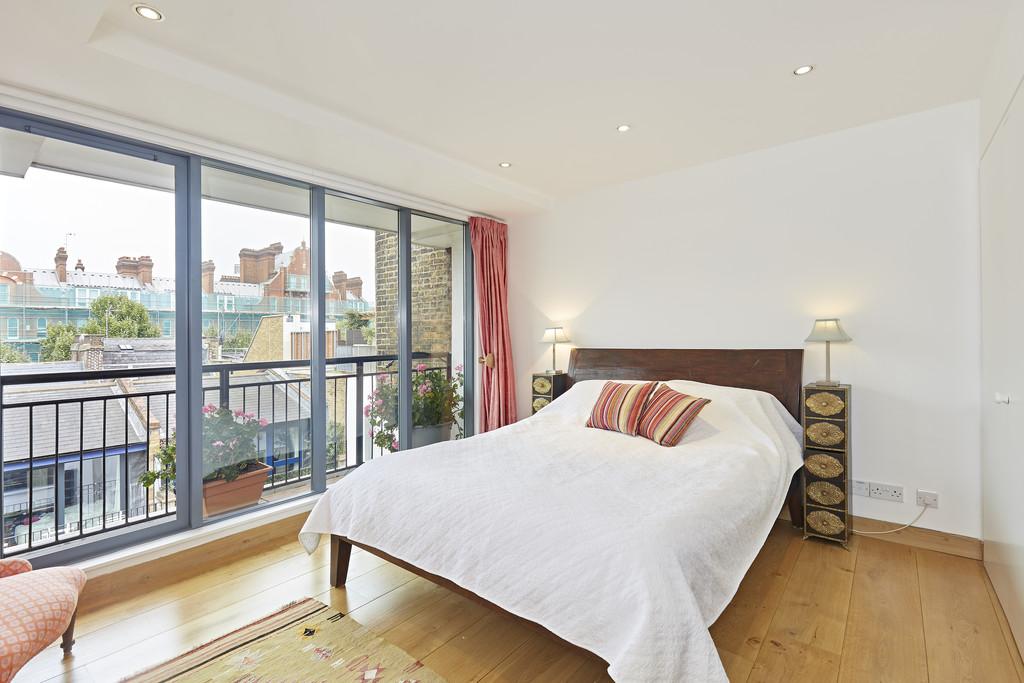 Three Bedroom Penthouse – North Mews, Bloomsbury WC1 – £1,700 pw