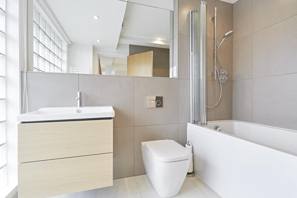 Three Bedroom Penthouse – North Mews, Bloomsbury WC1 – £1,700 pw