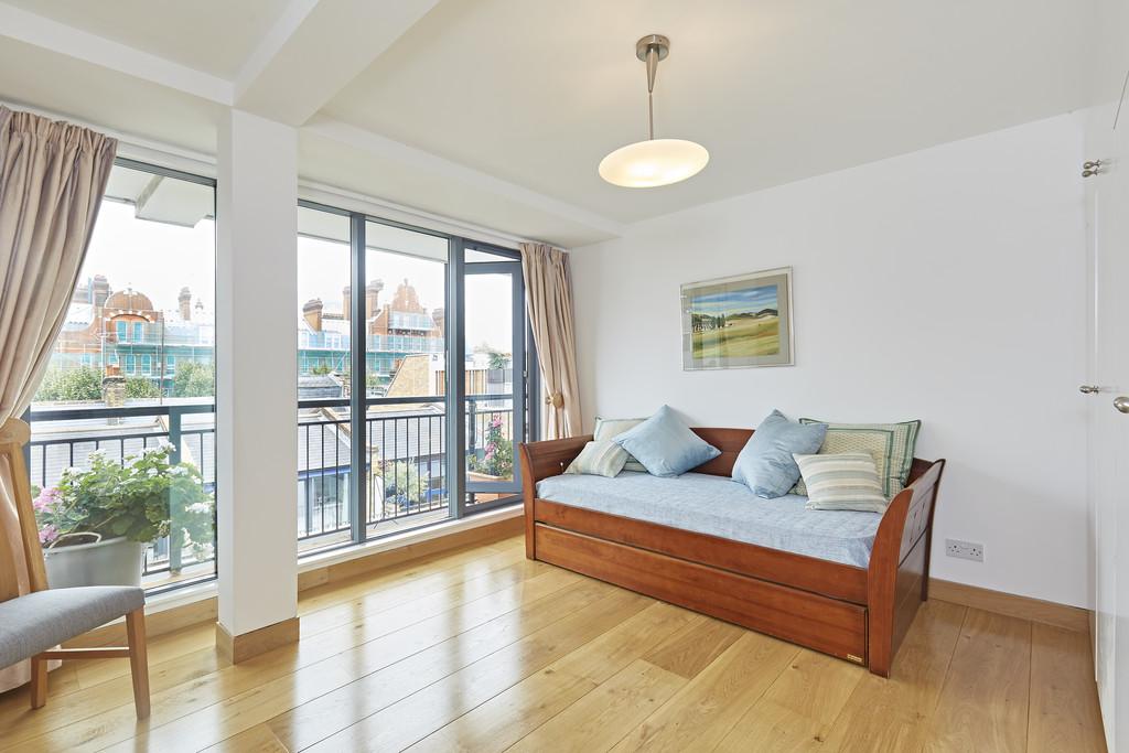 Three Bedroom Penthouse – North Mews, Bloomsbury WC1 – £1,700 pw