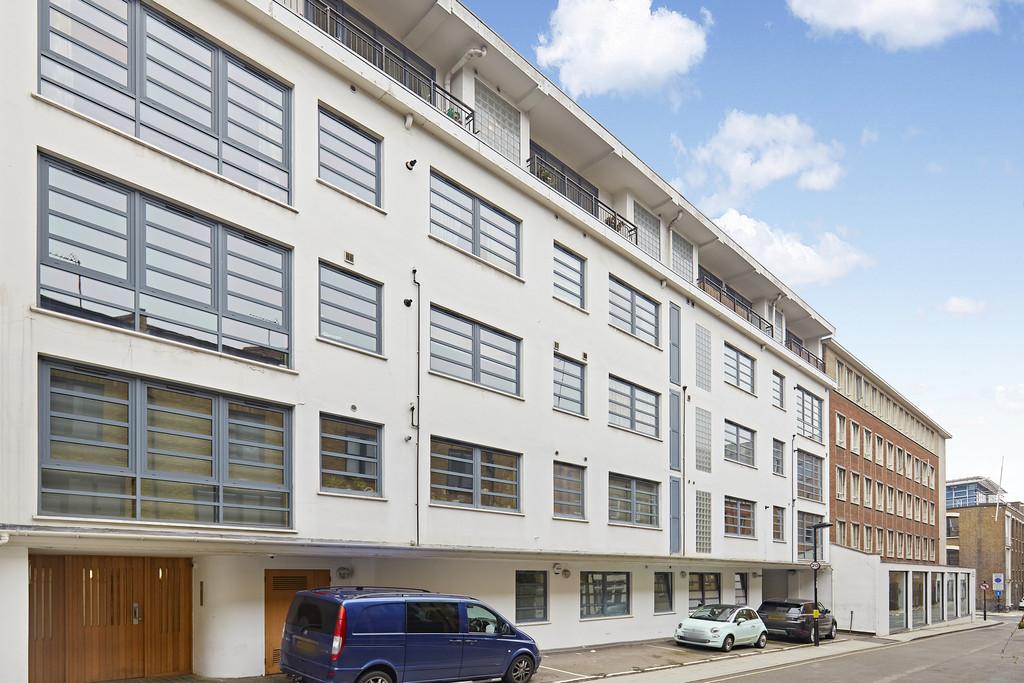 Three Bedroom Penthouse – North Mews, Bloomsbury WC1 – £1,700 pw