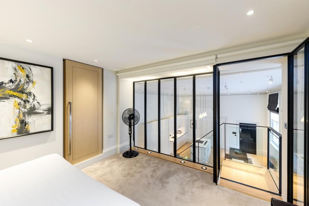 Two Bedroom Apartment – Rose Street, Covent Garden WC2 – £1,600 pw