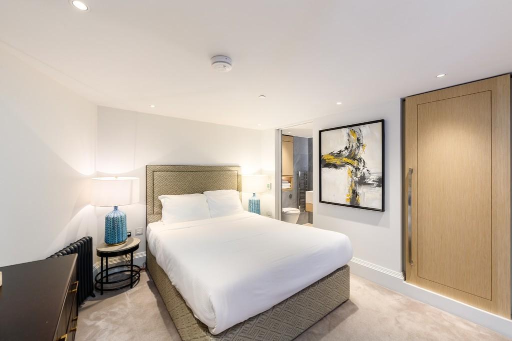Two Bedroom Apartment – Rose Street, Covent Garden WC2 – £1,600 pw