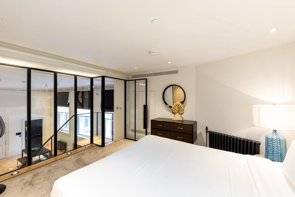 Two Bedroom Apartment – Rose Street, Covent Garden WC2 – £1,600 pw